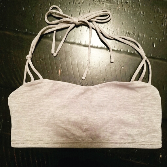 EUC LULULEMON INCREDIBLE YOGA SPORTSBRA SZ MEDIUM - Picture 1 of 2